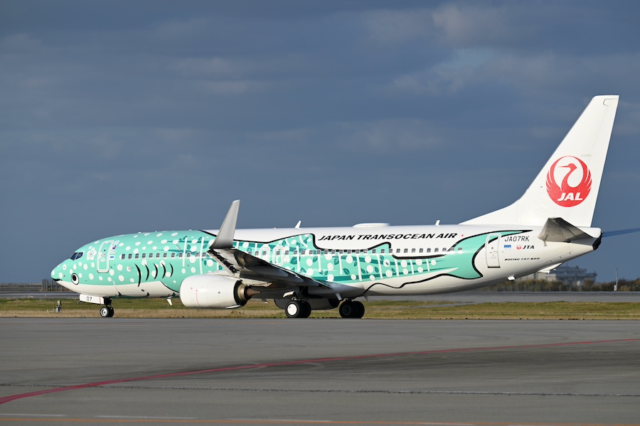 Japan Transocean Air Boeing 737-800 for Naha–Taipei route