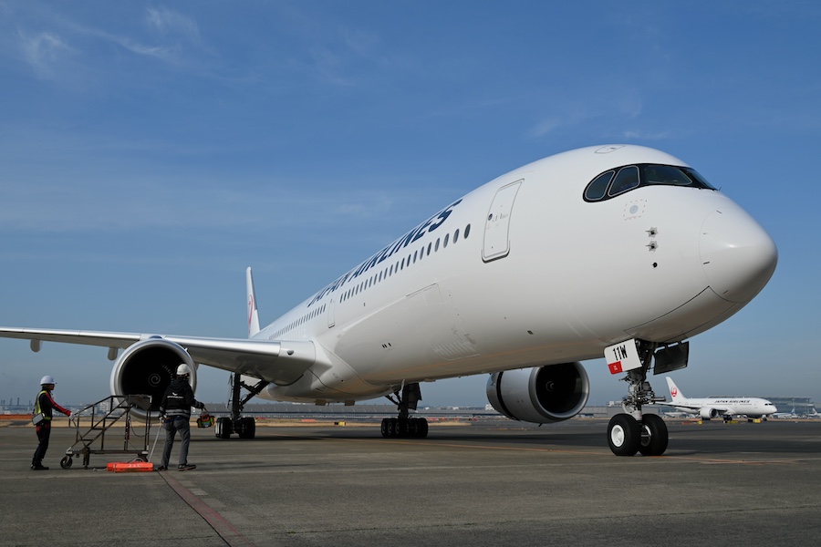 JAL Airbus A350-1000 nose gear and ground equipment