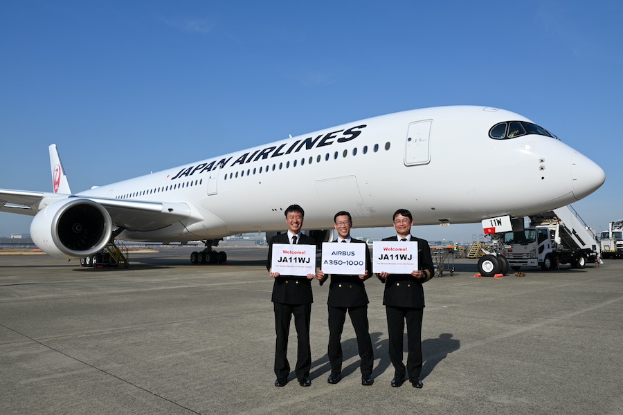 Side view of JAL Airbus A350-1000 at Tokyo Haneda