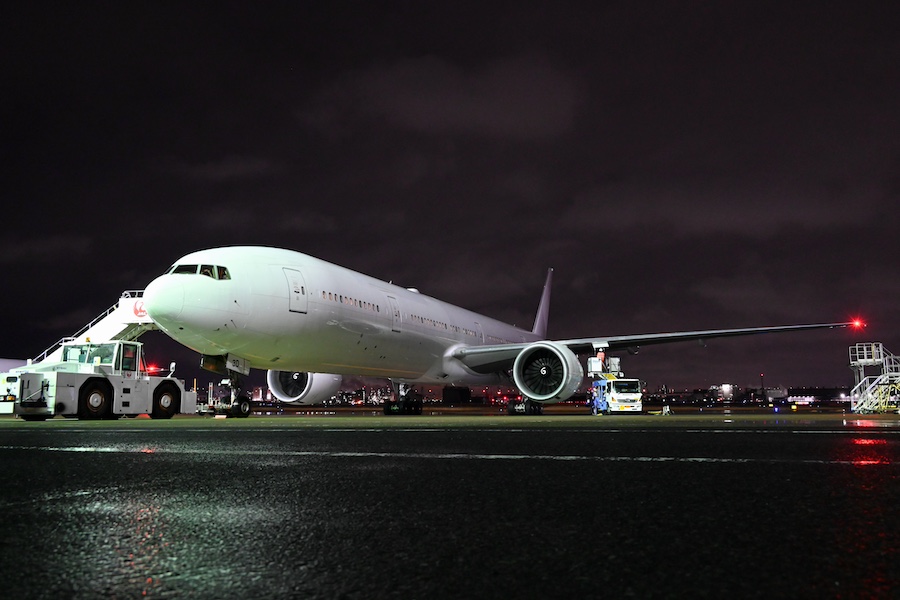 Nose section of JA732J