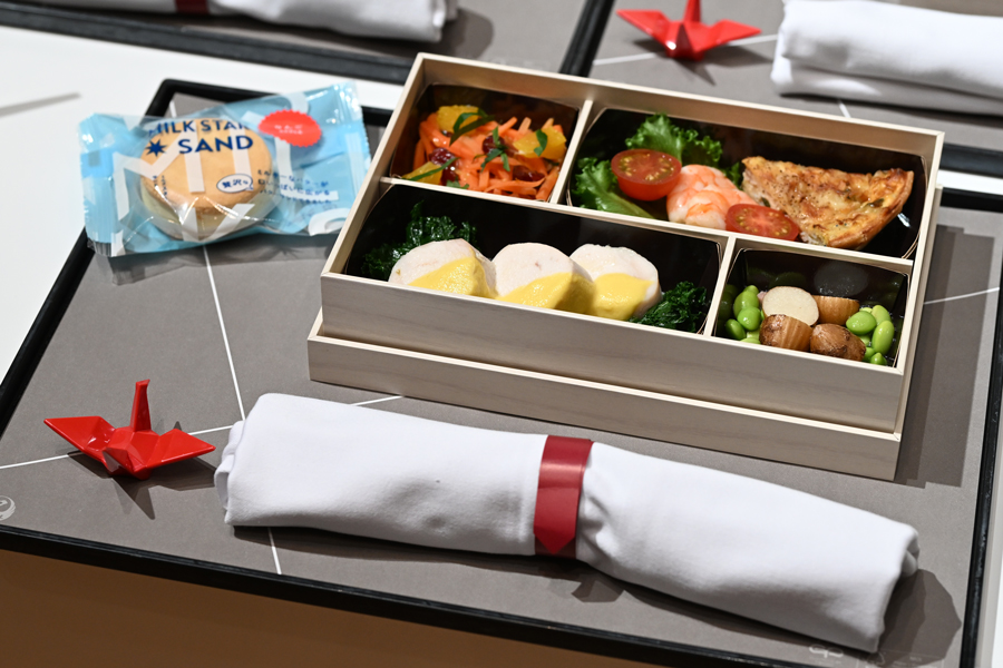 JAL to Offer Bento-Style Meals on Domestic First Class Short-Haul Routes from April JAL to Offer Bento-Style Meals on Domestic First Class Short-Haul Routes from April