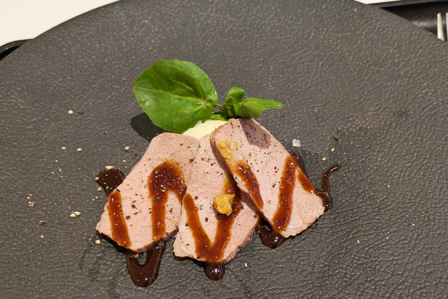 JAL and Gifu Prefecture to Serve Hida Beef in International Lounges for a Limited Time