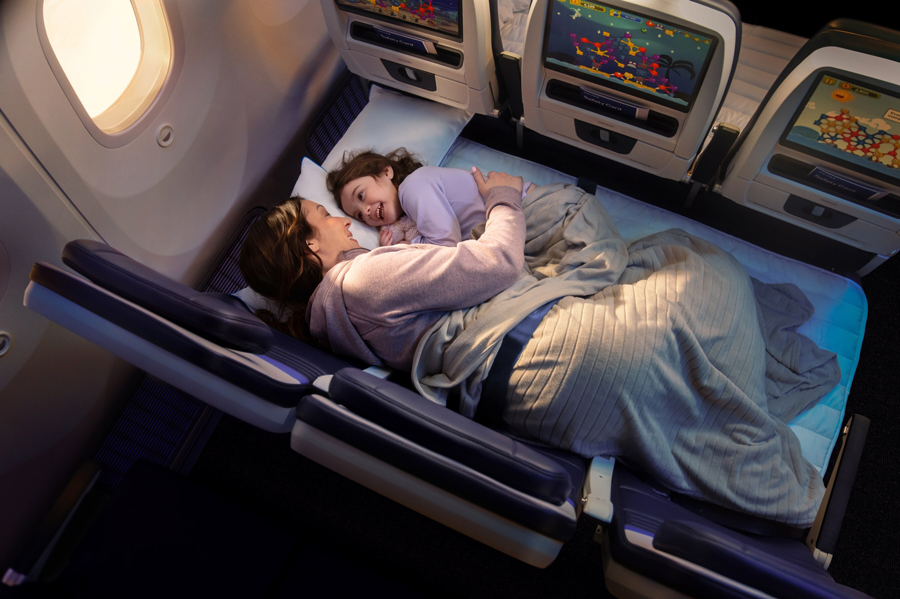 United Airlines to Introduce “United Relax Row” Flat-Bed Economy Seats from 2027