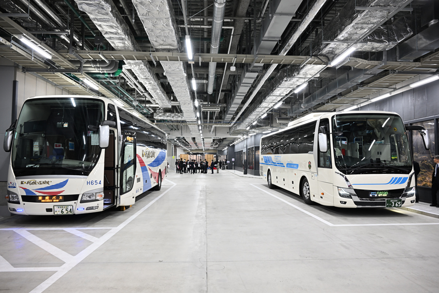 Waiting area at Bus Terminal Tokyo Yaesu