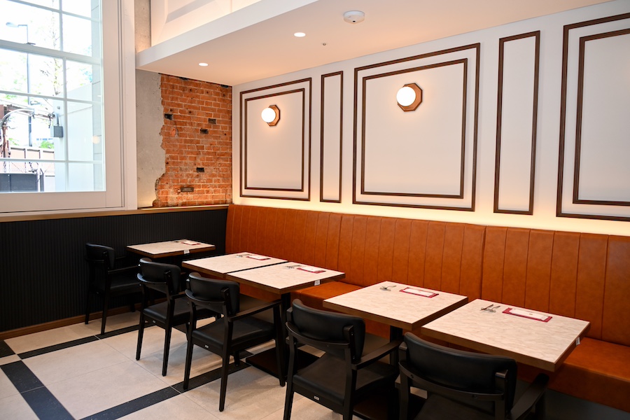 Siphon-brewed coffee service