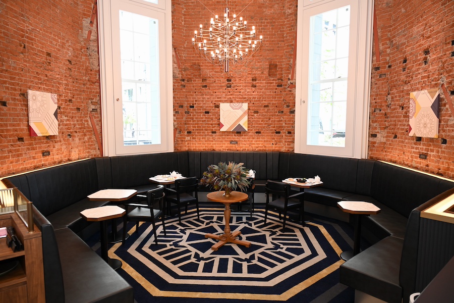 Cakes and tarts with seasonal fruits