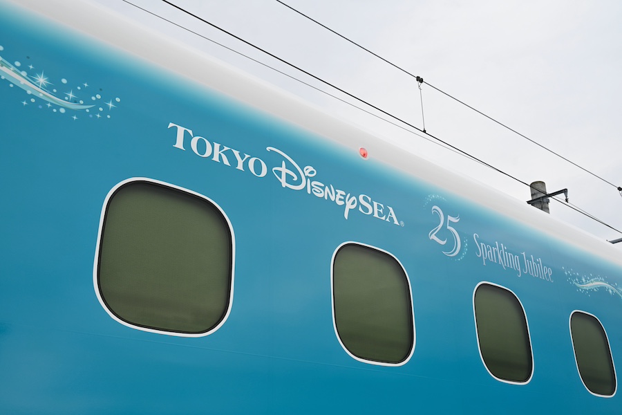 Sparkling Dreams Shinkansen at the platform