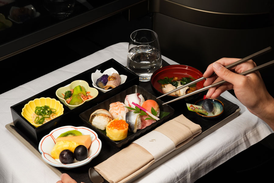 Starlux Airlines Introduces New In-Flight Meals Featuring Kansai Okonomiyaki and Hand-Ball Sushi