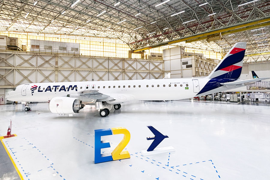 LATAM Airlines Brazil Unveils First Embraer E195-E2 Aircraft