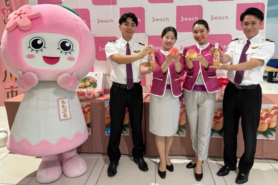 Peach Aviation and Kinokawa City Hold 15th “Peachful Day” Event at Kansai International Airport