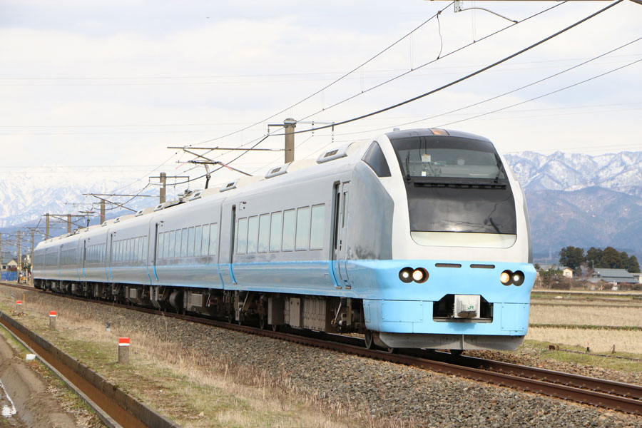 JR East View Travel Offers Overnight Group Trains for Japan’s Summer Fireworks Festivals