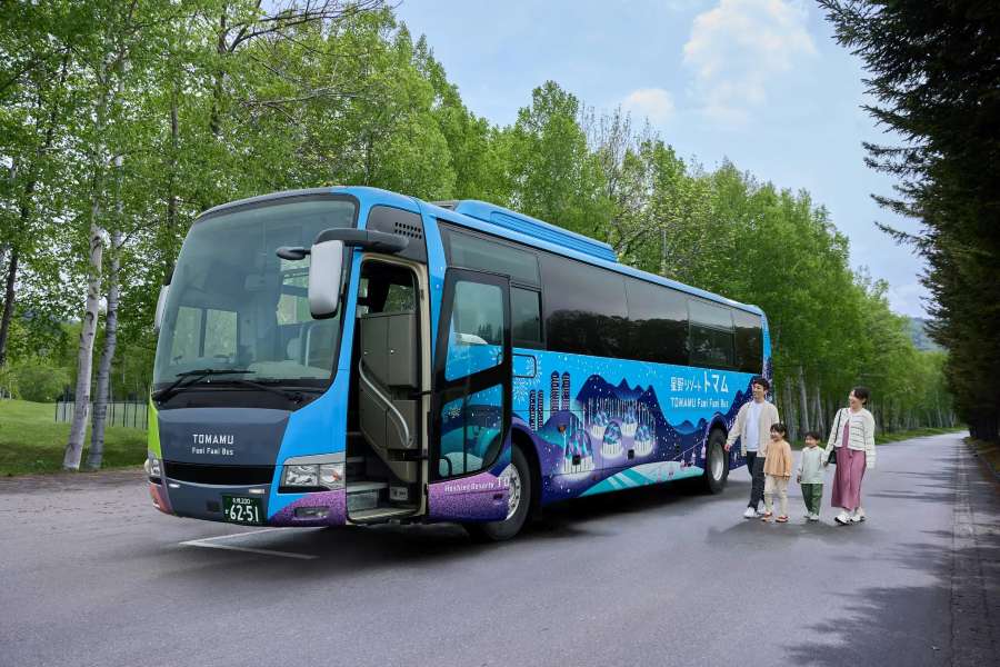Hoshino Resorts TOMAMU Operates Family-Friendly Bus Service