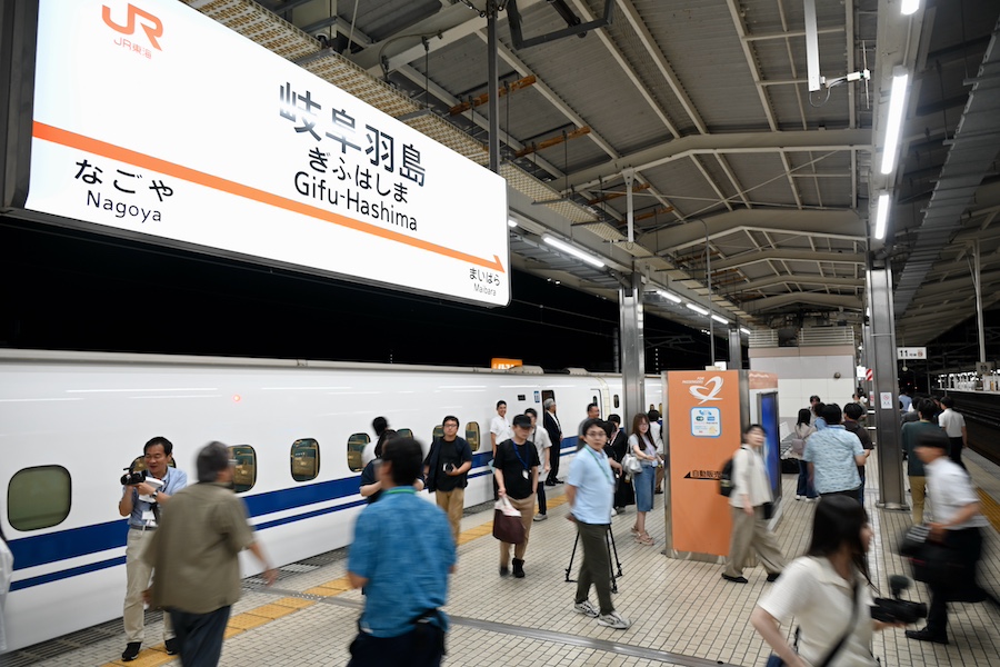 JR Central Operates First Overnight Tokaido Shinkansen Service, the Tokaido Lumiere Express JR Central Operates First Overnight Tokaido Shinkansen Service, the Tokaido Lumiere Express