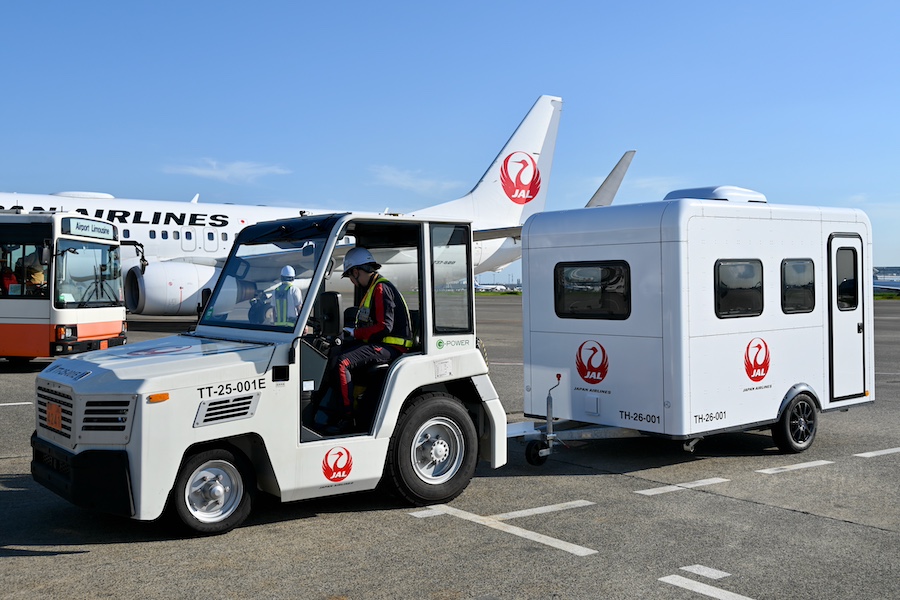 JAL Enhances Lightning and Heat Safety Measures with Evacuation Trailers and AI JAL Enhances Lightning and Heat Safety Measures with Evacuation Trailers and AI
