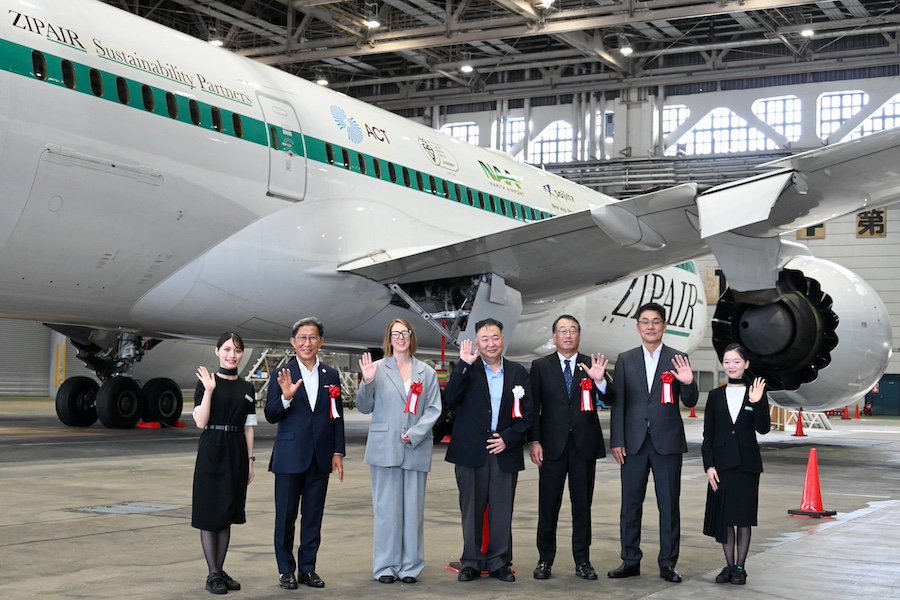 ZIPAIR Launches Decarbonization Collaboration With Four Partners, Unveils Special-Livery Aircraft