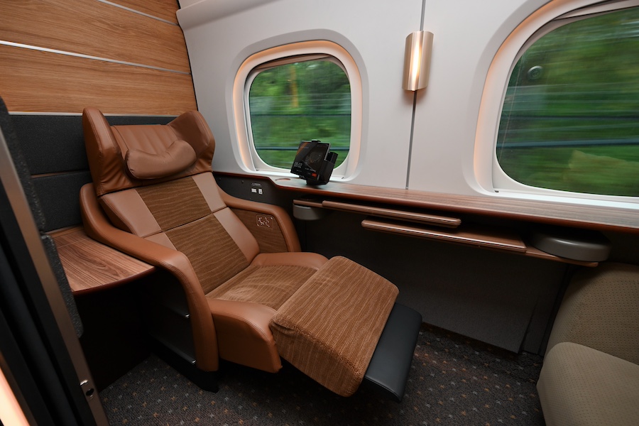 A First Look at the Tokaido Shinkansen’s New Supreme Class Private Cabin